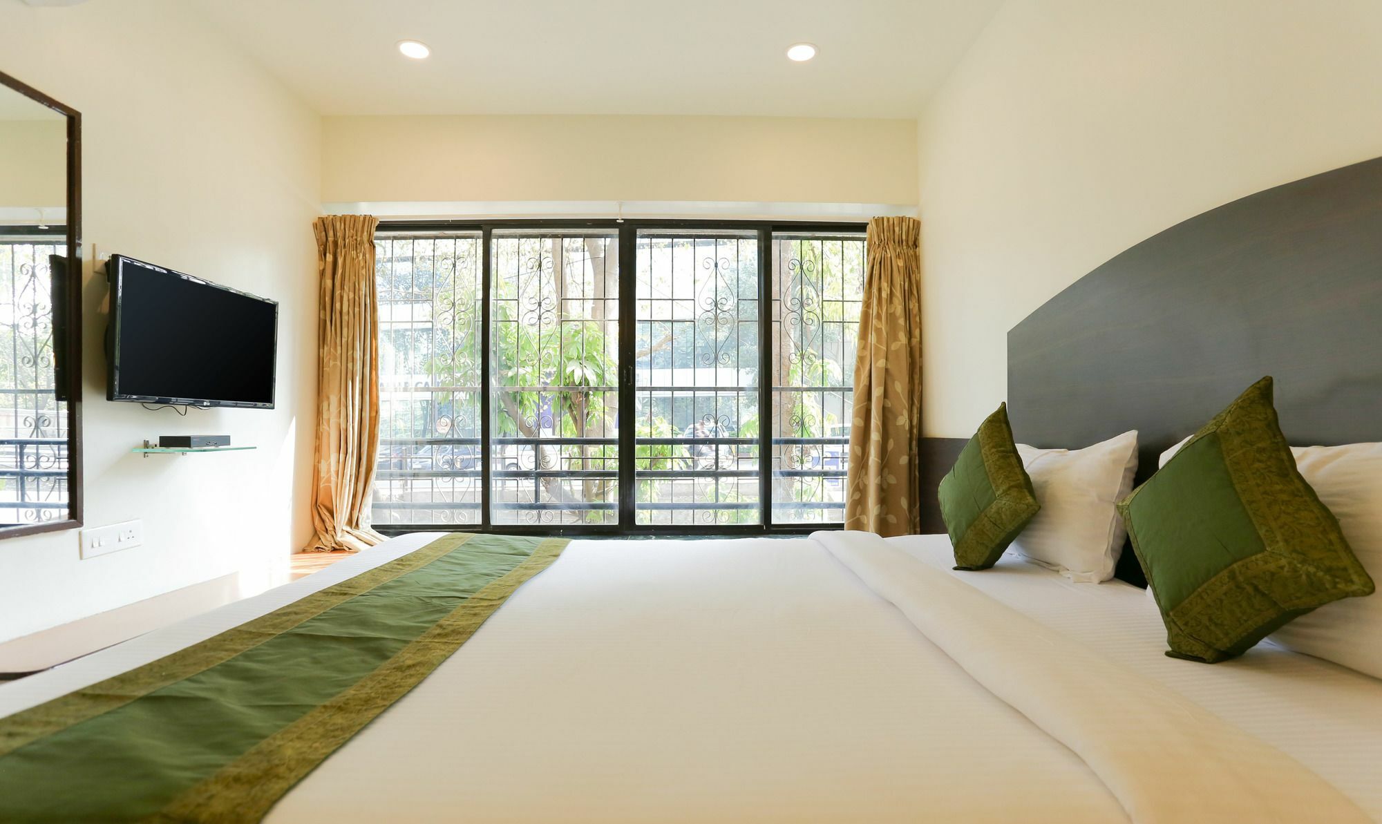 Itsy Hotels Hill View Ex بونة المظهر الخارجي الصورة