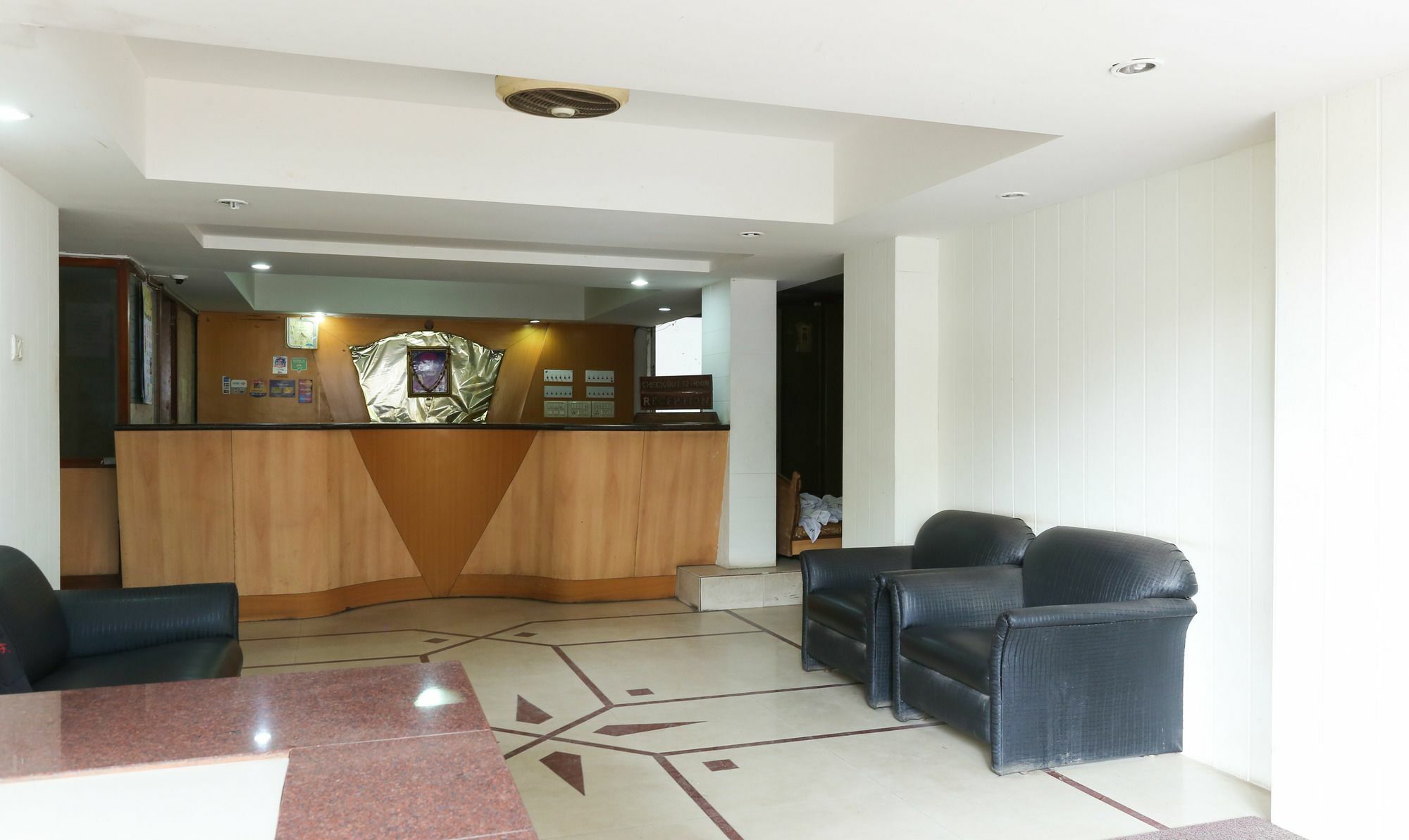 Itsy Hotels Hill View Ex بونة المظهر الخارجي الصورة