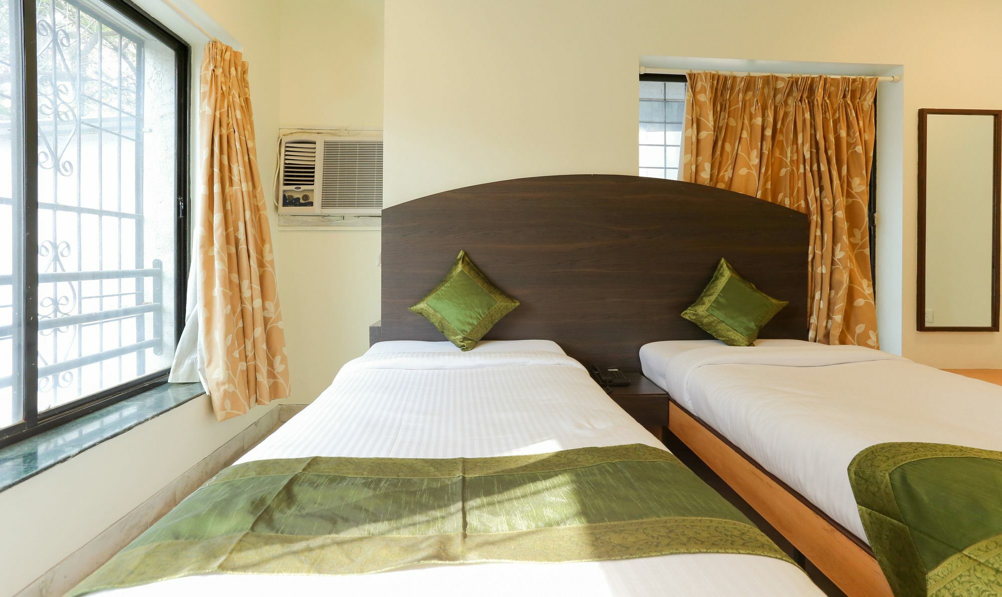Itsy Hotels Hill View Ex بونة المظهر الخارجي الصورة