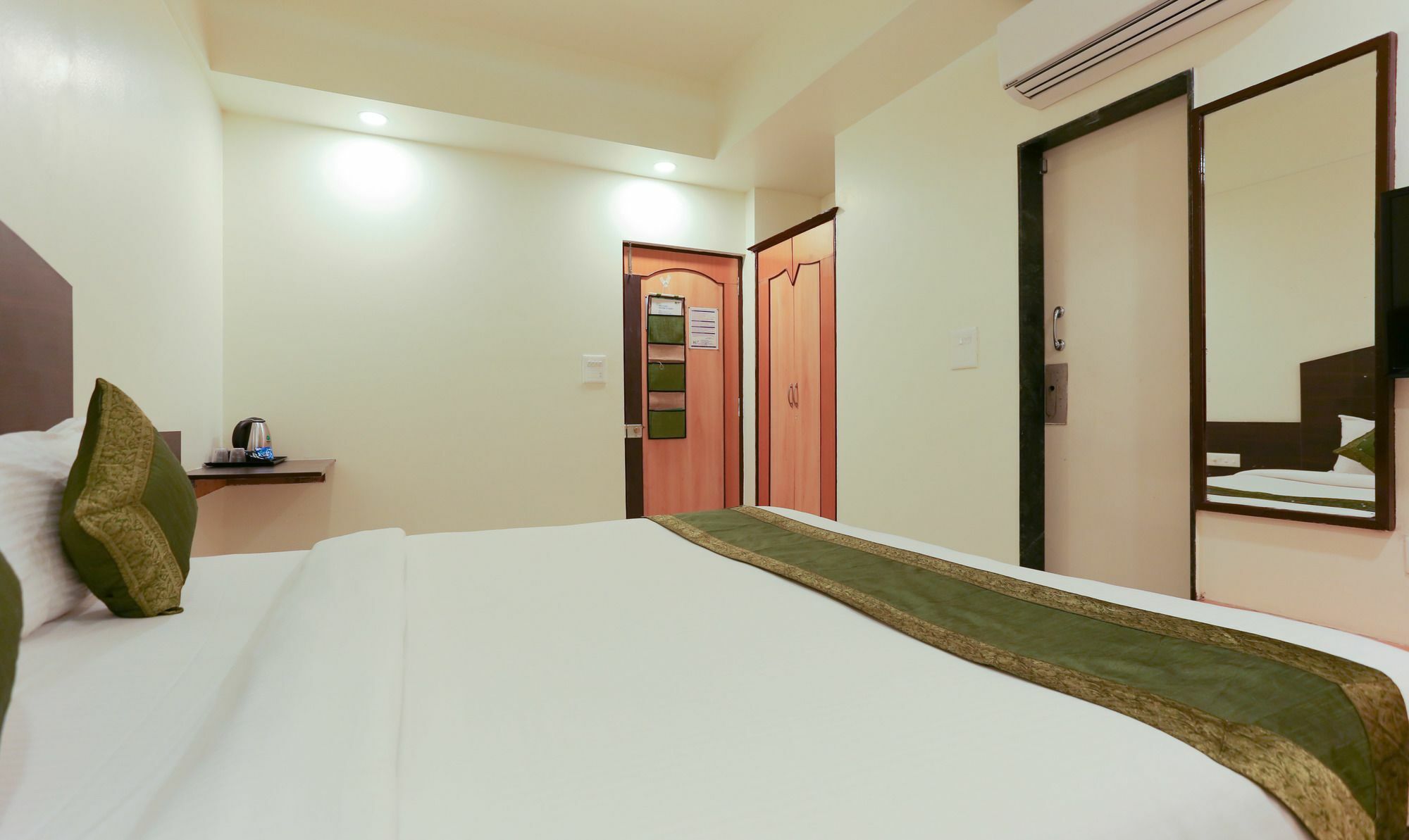 Itsy Hotels Hill View Ex بونة المظهر الخارجي الصورة