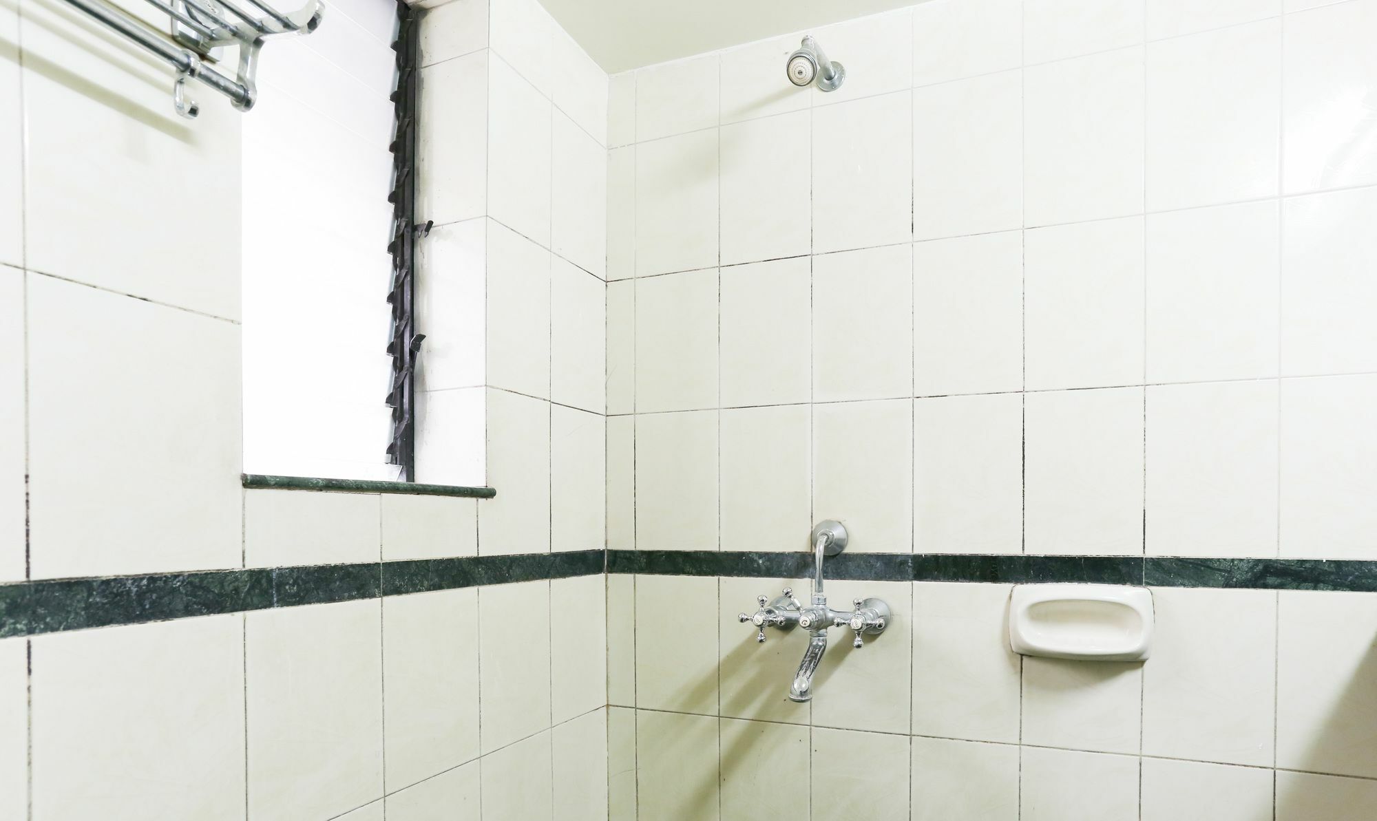 Itsy Hotels Hill View Ex بونة المظهر الخارجي الصورة